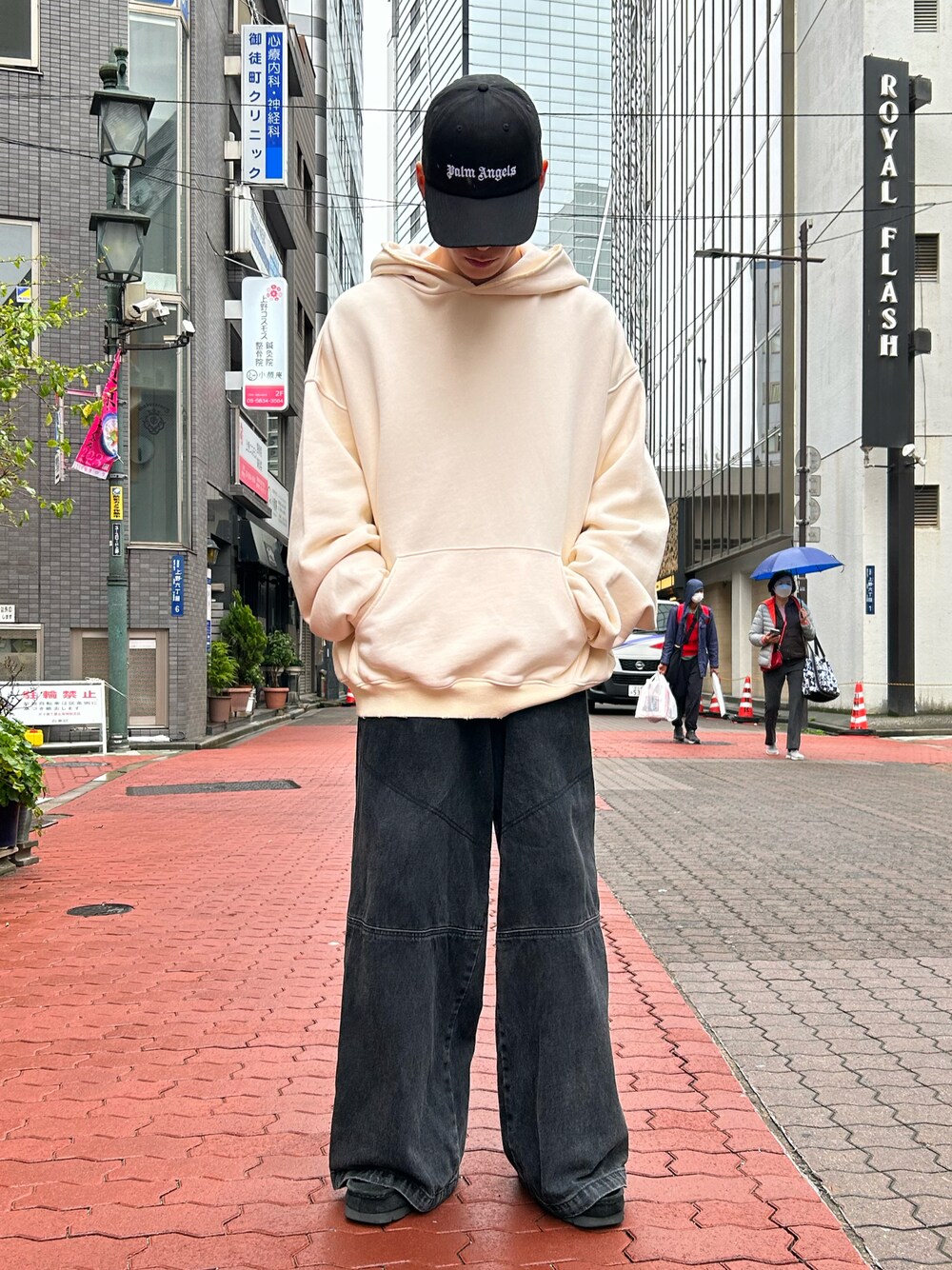 Palm Angelsのキャップを使った人気ファッションコーディネート