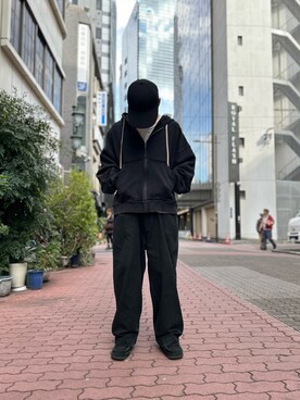 「DANKE SCHON（ダンケシェーン）のアイテム（パーカー）」を使った、エンジョウジさん（メンズ・168cm）の冬コーディネート