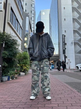 「DANKE SCHON（ダンケシェーン）のアイテム（パーカー）」を使った、エンジョウジさん（メンズ・168cm）の冬コーディネート