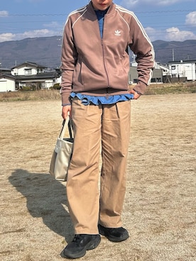 「ATHE CENのアイテム（ハンドバッグ、ベージュ系）」を使った、かなこさん（レディース・164cm）の春コーディネート