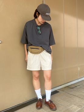 「アイテム（ボディバッグ/ウエストポーチ、ベージュ系）」を使った、ｋａｋｋｏさん（レディース・164cm）の秋コーディネート
