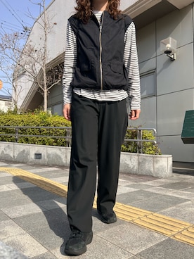 「green label relaxing（グリーンレーベルリラクシング）のサファリ ジレ（ベスト、ブラック系）」を使った、かなこさん（レディース・164cm）の春コーディネート
