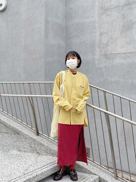 「50%のアイテム（シャツ/ブラウス、イエロー系）」を使った、zoeeeさん（レディース・155cm）の秋コーディネート