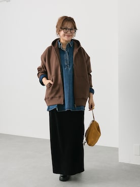 「アイテム（パーカー）」を使った、norico さん（レディース・160cm）の秋コーディネート