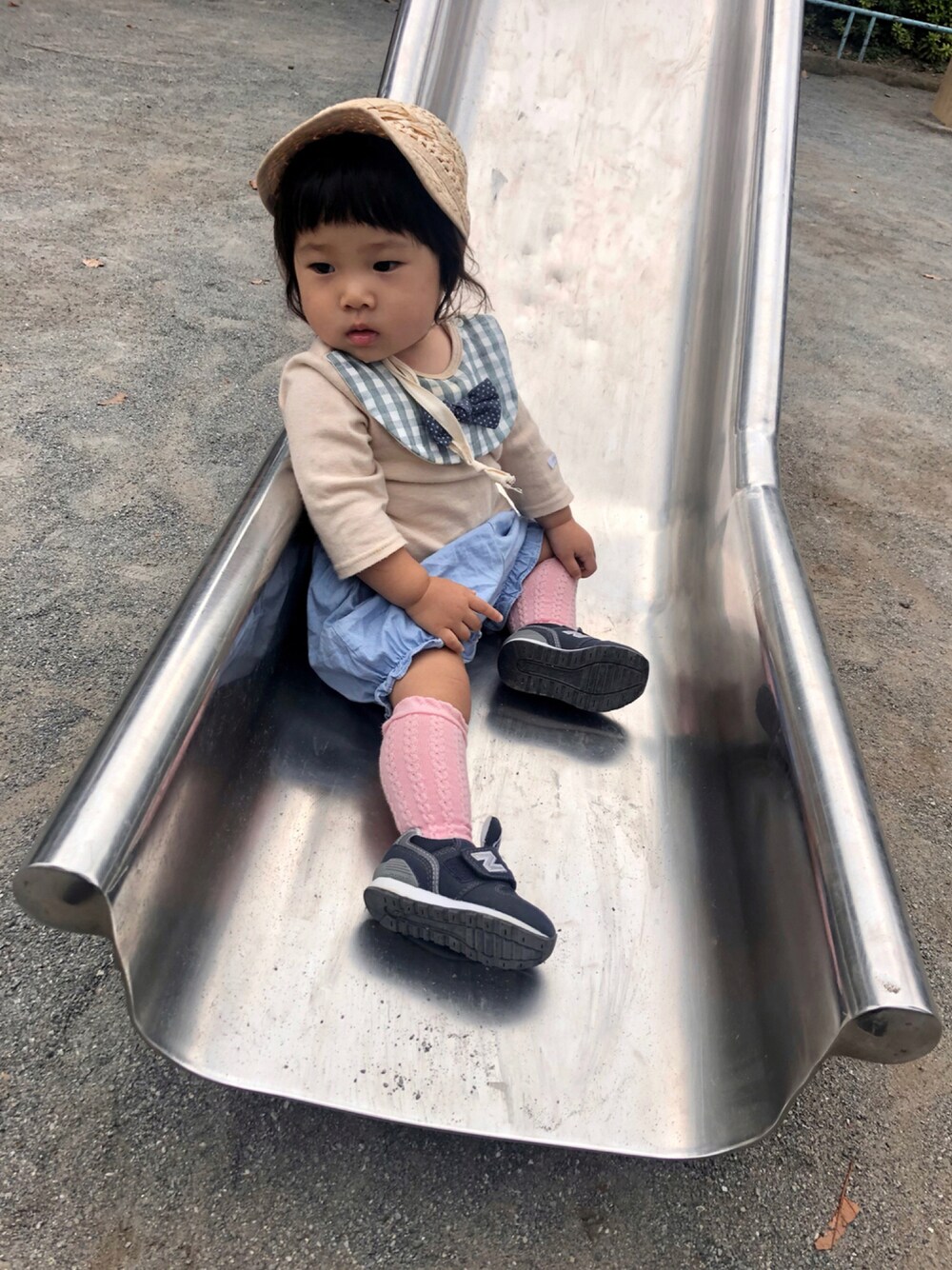 「スニーカー、New Balance、スニーカーコーデ、休日スタイル、韓国子供服、プチプラコーデ、カジュアルコーデ、ベビーコーデ、スニーカー×靴下、韓国ブランド、韓国ファッション、秋コーデ、new balance 996、キッズファッション、ptite main」｜「NEW BALANCEのNew Balance:IZ996（スニーカー、ブルー系）」を使った、hanamaruさん（キッズ・70cm）の秋コーディネートの1枚目の写真