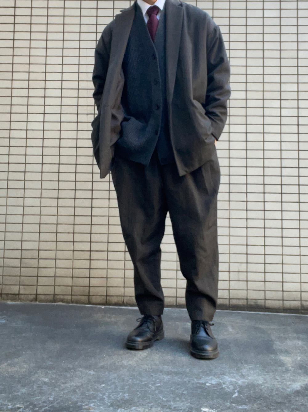 「成人式、セットアップスタイル、よそいき、休日スタイル、オーバーサイズ、リラックススタイル、オトナカジュアル、キレイめ、冬のコーデ、韓国ファッション、低身長コーデ、大学生、おしゃれさんと繋がりたい」｜「Dulcamaraの2021秋冬 よそいきオーバーJK -YOSOIKI-（テーラードジャケット、ブラック系）」を使った、nii相互さん（メンズ・165cm）の冬コーディネートの1枚目の写真