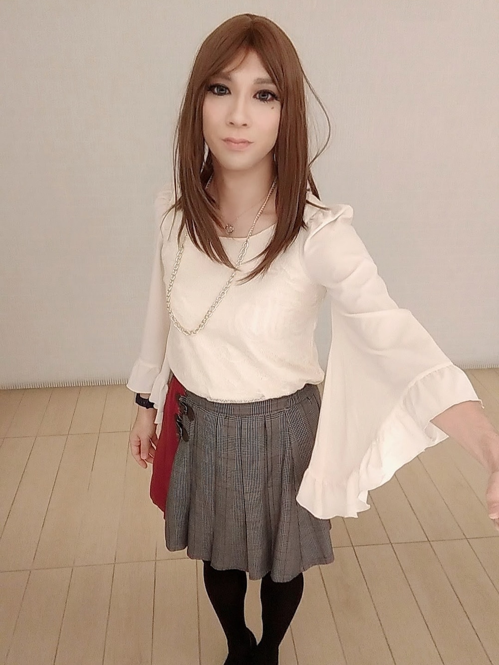 「女装、冬コーデ、おしゃれさんと繋がりたい、ダッフルコート」｜「axes femmeのバイカラーキュロット（その他パンツ、ブラウン系）」を使った、西村らんさん（メンズ・170cm）の冬コーディネートの2枚目の写真