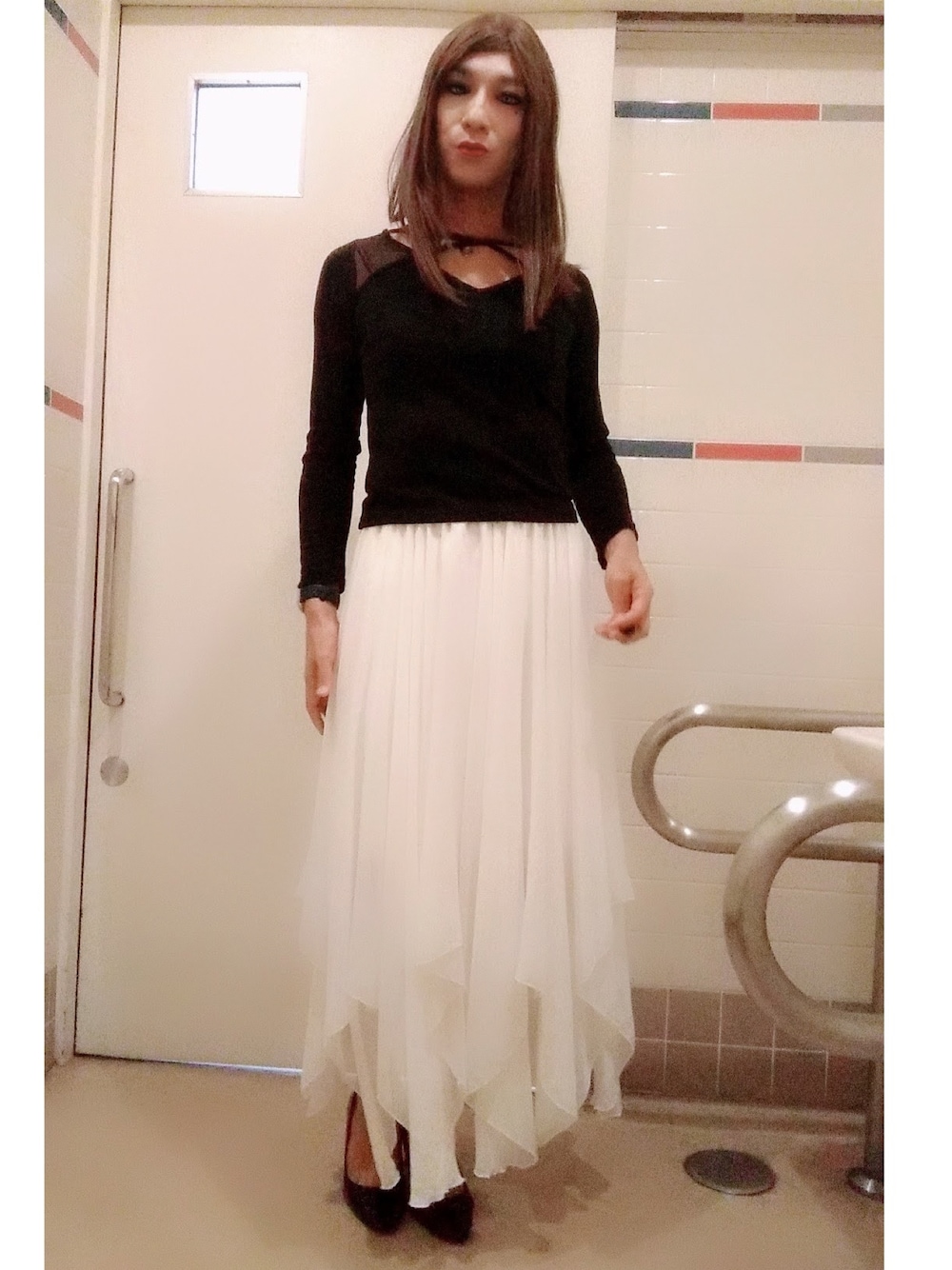 「秋冬コーデ、おしゃれさんと繋がりたい、女装、グレイル、リゼクシー」｜「RESEXXYのアイテム（Tシャツ/カットソー、ブラック系）」を使った、西村らんさん（メンズ・170cm）の秋コーディネートの1枚目の写真