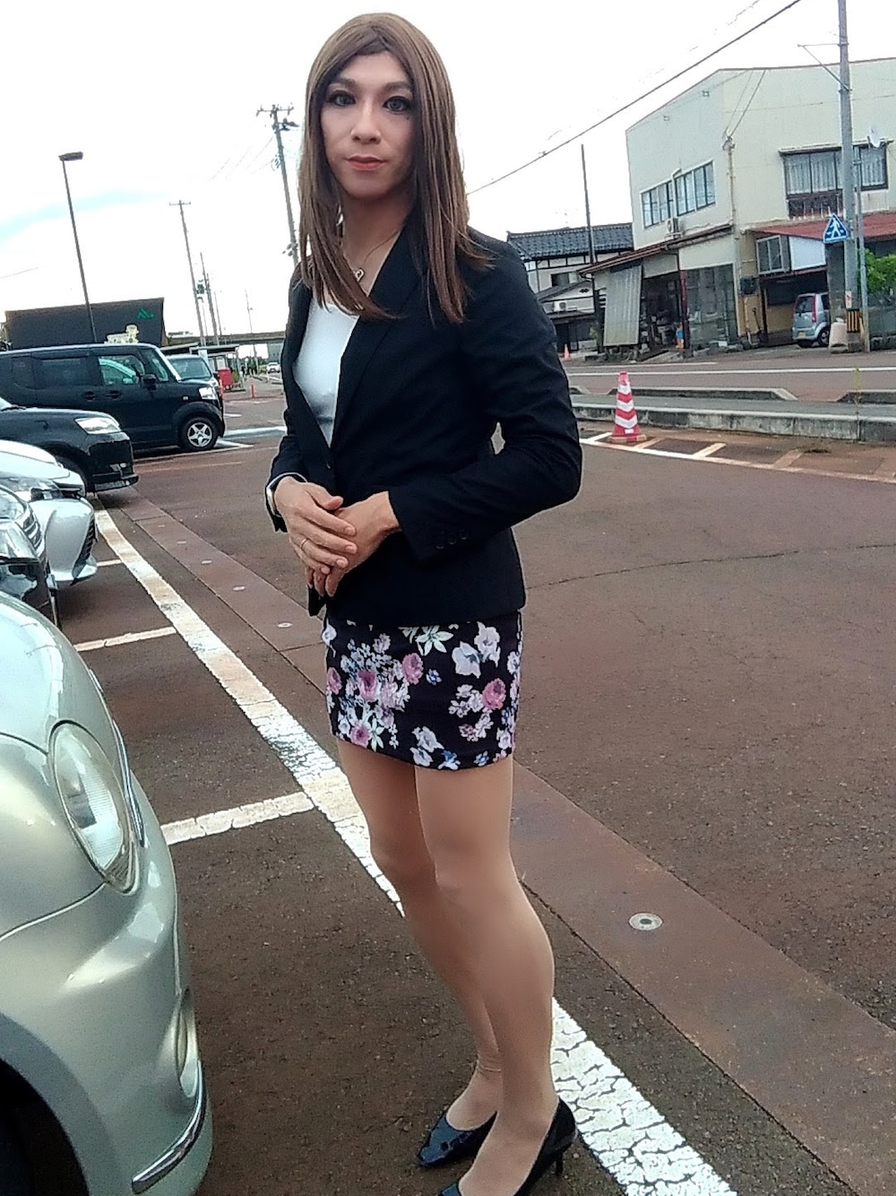 「秋冬コーデ、ジャケット、ミニスカート、リップサービス、LIPSERVICE、おしゃれさんと繋がりたい、女装」｜「ROPE' PICNICのアイテム（スーツジャケット、ブラック系）」を使った、西村らんさん（メンズ・170cm）の秋コーディネートの1枚目の写真