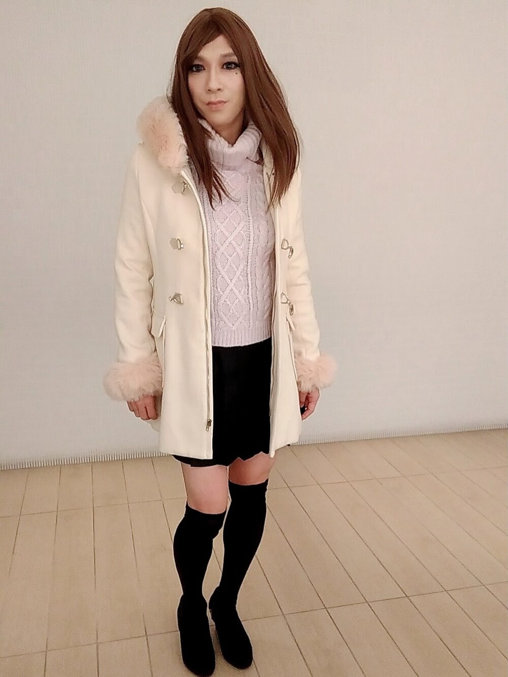 「女装、ニット、ダッフルコート、冬コーデ、おしゃれさんと繋がりたい」｜「one wayのビットダッフルコート（ダッフルコート、ホワイト系）」を使った、西村らんさん（メンズ・170cm）の冬コーディネートの1枚目の写真