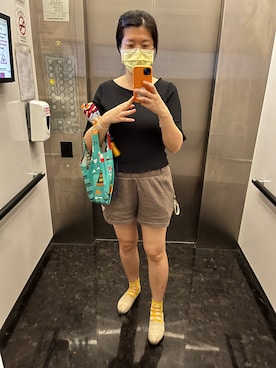 「TOMS（トムス）のアイテム」を使った、Ginty Huangさん（レディース・167cm）の夏コーディネート