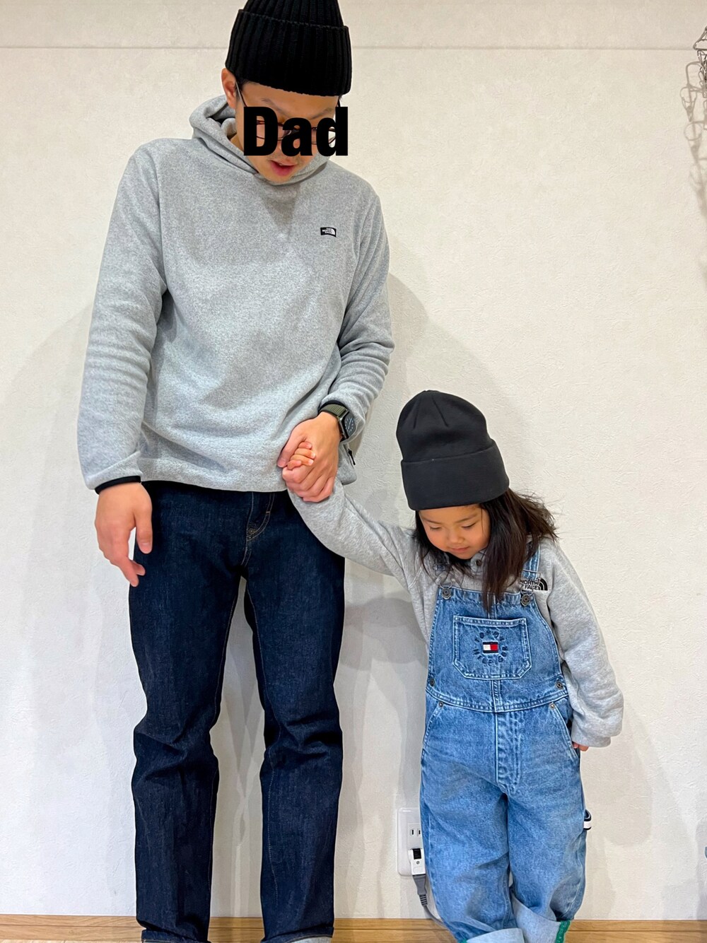 「THE NORTH FACE、キッズコーデ、パパと娘、ootd、TOMMY HILFIGER、BREEZE」｜「THE NORTH FACEのアイテム（デニムパンツ、その他）」を使った、chamyさん（レディース・100cm）の冬コーディネートの1枚目の写真