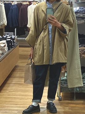 「UNIQLO（ユニクロ）のハイライズワイドストレートジーンズ（デニムパンツ）」を使った、Wakaさん（レディース・153cm）の秋コーディネート