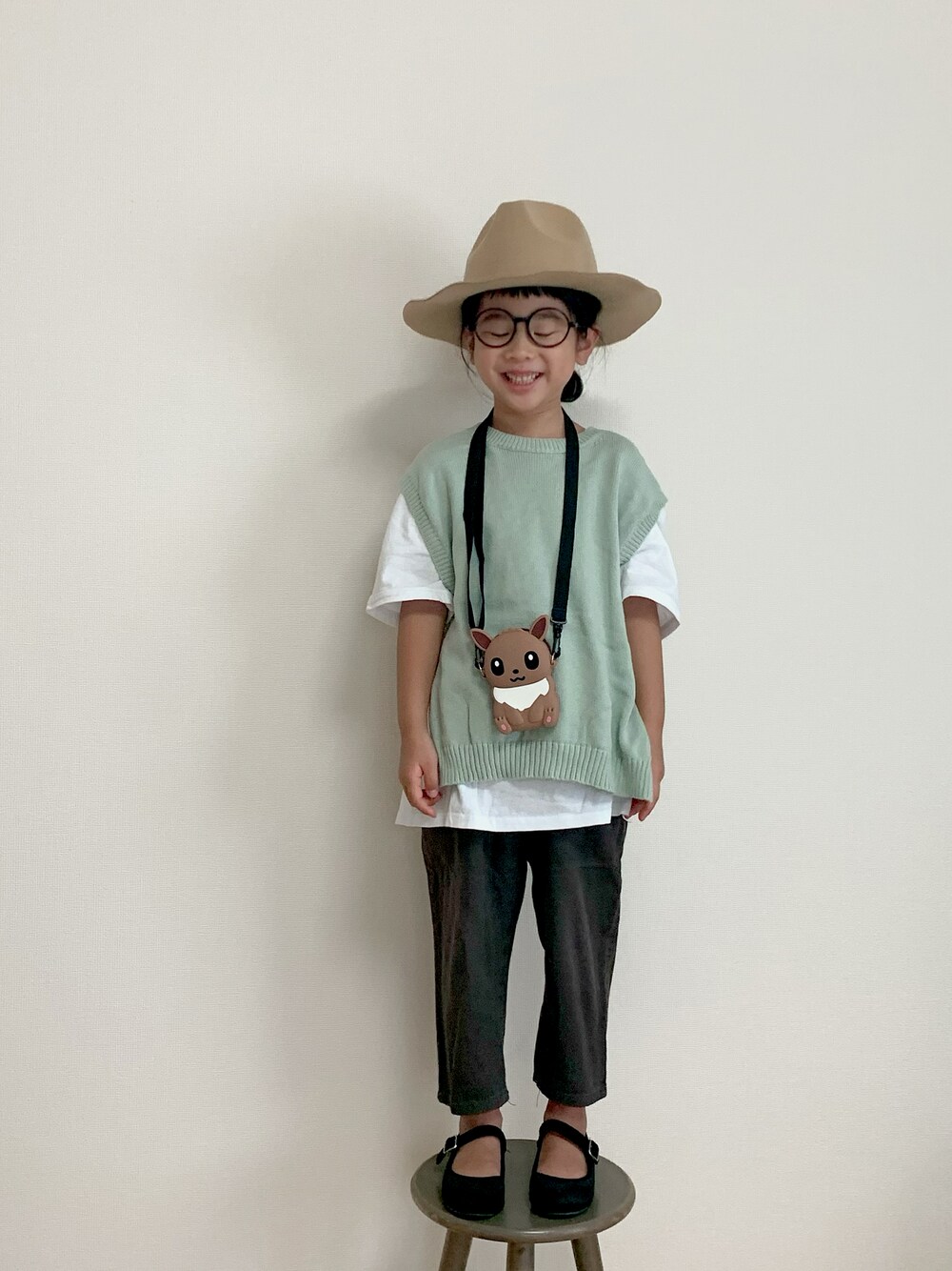 「キッズファッション、ベスト、ミントグリーン、ハット、秋服準備はじめました、カンフーシューズ、ポケモン」｜「SVECのカンフーシューズ /  SVEC シュベック kung fu Shoes（バレエシューズ、ブラック系）」を使った、momono13さん（キッズ・110cm）の秋コーディネートの1枚目の写真