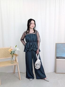 「Kana（カナ）のワンハンドル コンパクト バック（ハンドバッグ、シルバー系）」を使った、kana_staffさん（レディース・157cm）の春コーディネート