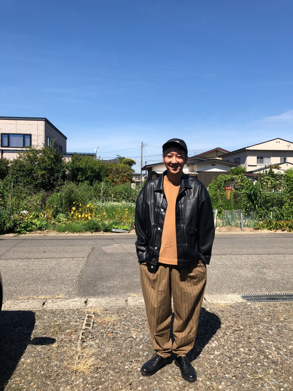 「今日のコーデ、秋冬コーデ、ワイドパンツ、秋トレンド2021」｜「FREAK'S STOREのアイテム（ライダースジャケット、ブラック系）」を使った、noraさん（メンズ・175cm）の秋コーディネートの1枚目の写真