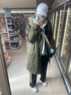 「Confirm（コンファーム）のアイテム（モッズコート）」を使った、IZMさん（レディース・165cm）の春コーディネート