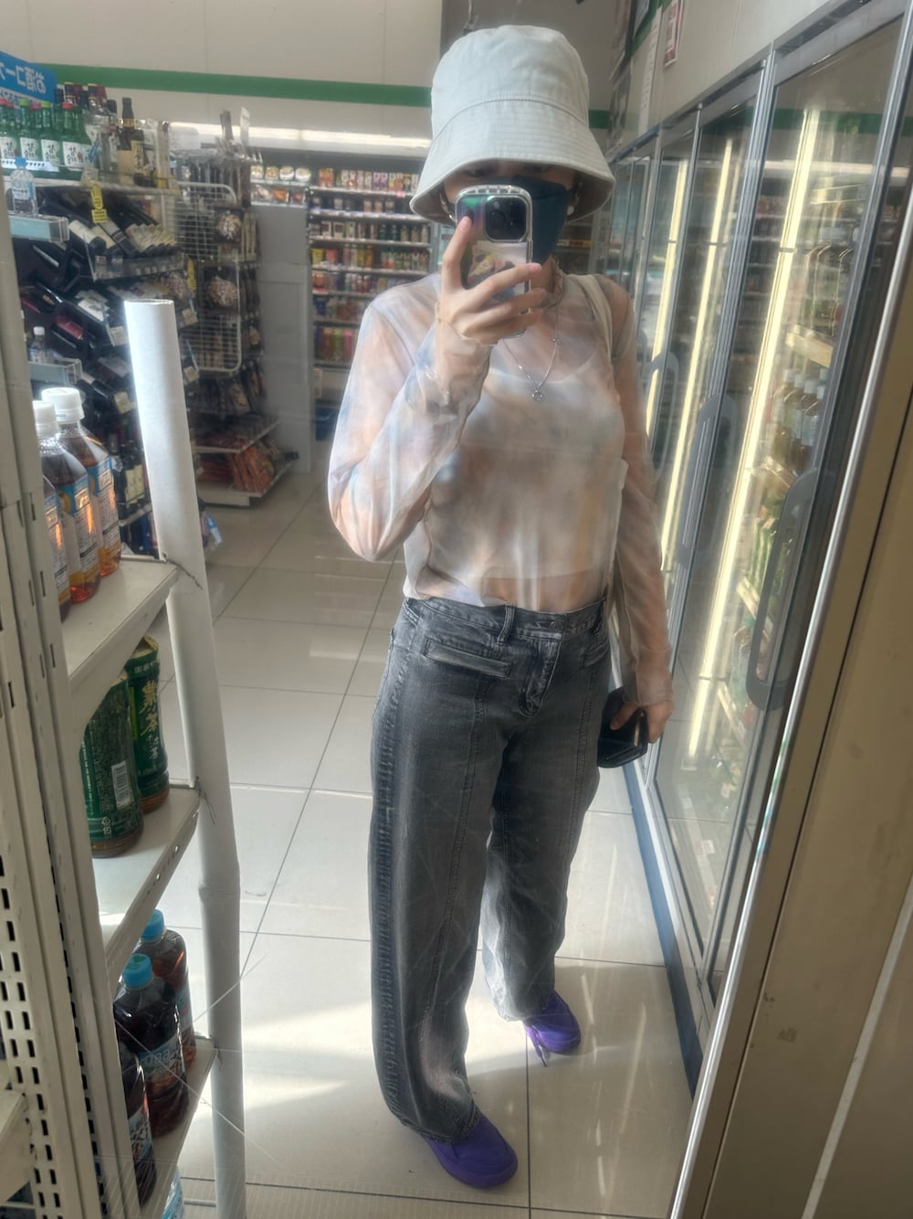 「NEW ERAのアイテム（ハット、ベージュ系）」を使った、IZMさん（レディース・165cm）の秋コーディネートの1枚目の写真
