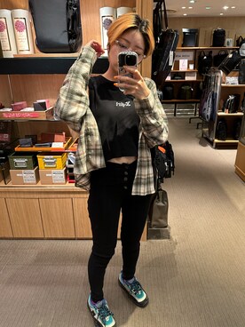 「GORGE（ゴージ）のアイテム（パンツ）」を使った、IZMさん（レディース・165cm）の秋コーディネート