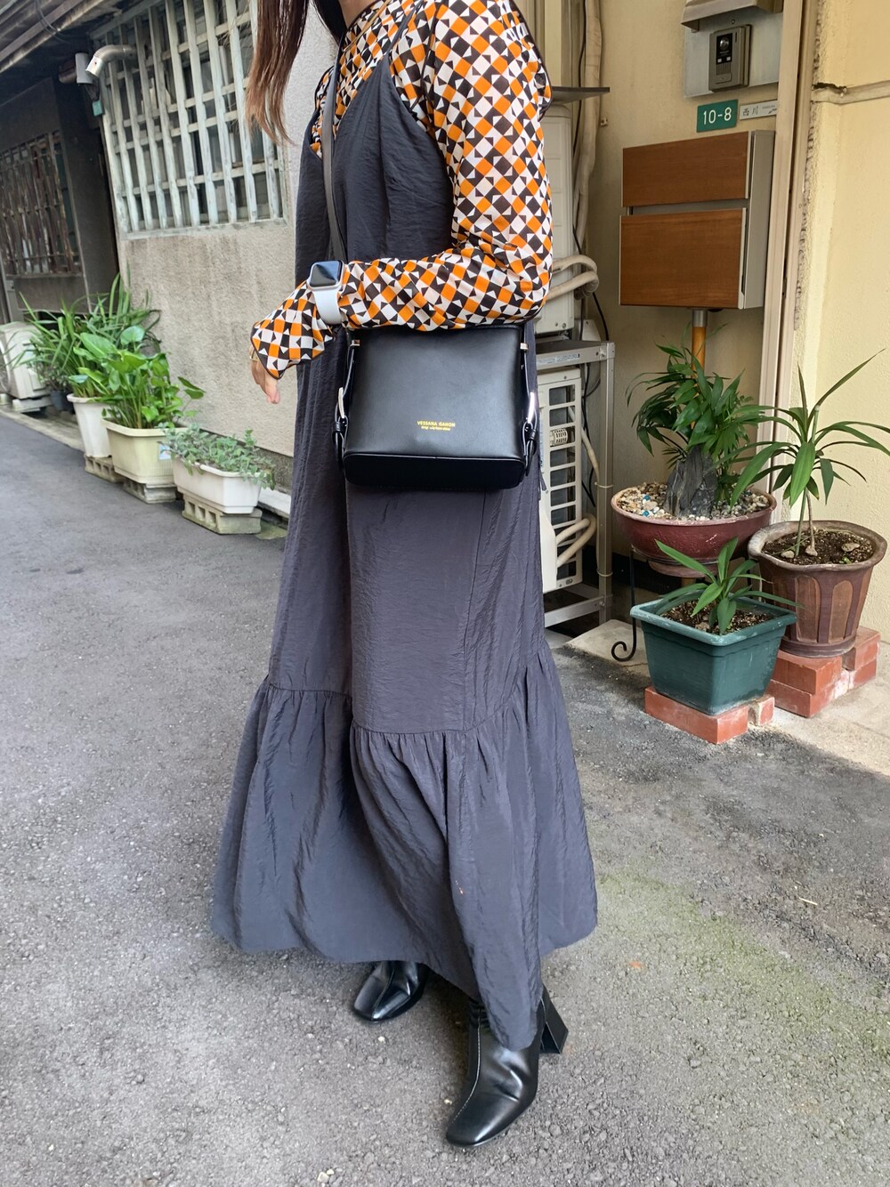 「秋コーデ、ラクチンコーデ、ootd、JEANASiS、シースルー、柄コーデ、美容学生、ブーツ、低身長、低身長コーデ、低身長女子」｜「JEANASISのアソートガラシアーLST/228181（Tシャツ/カットソー、オレンジ系）」を使った、くれはさん（レディース・149cm）の秋コーディネートの1枚目の写真