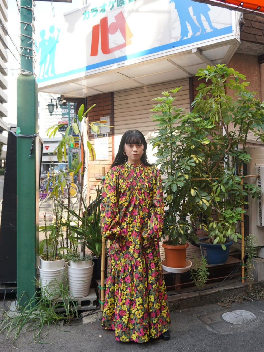「秋コーデ、レトロ、レトロワンピース、JEANASiS、149cm、低身長、低身長コーデ、ワンピース、撮影、撮影コーデ、ootd」｜「JEANASISのギャザーキリカエフレアワンピース/215571（ワンピース、イエロー系）」を使った、くれはさん（レディース・149cm）の秋コーディネートの1枚目の写真