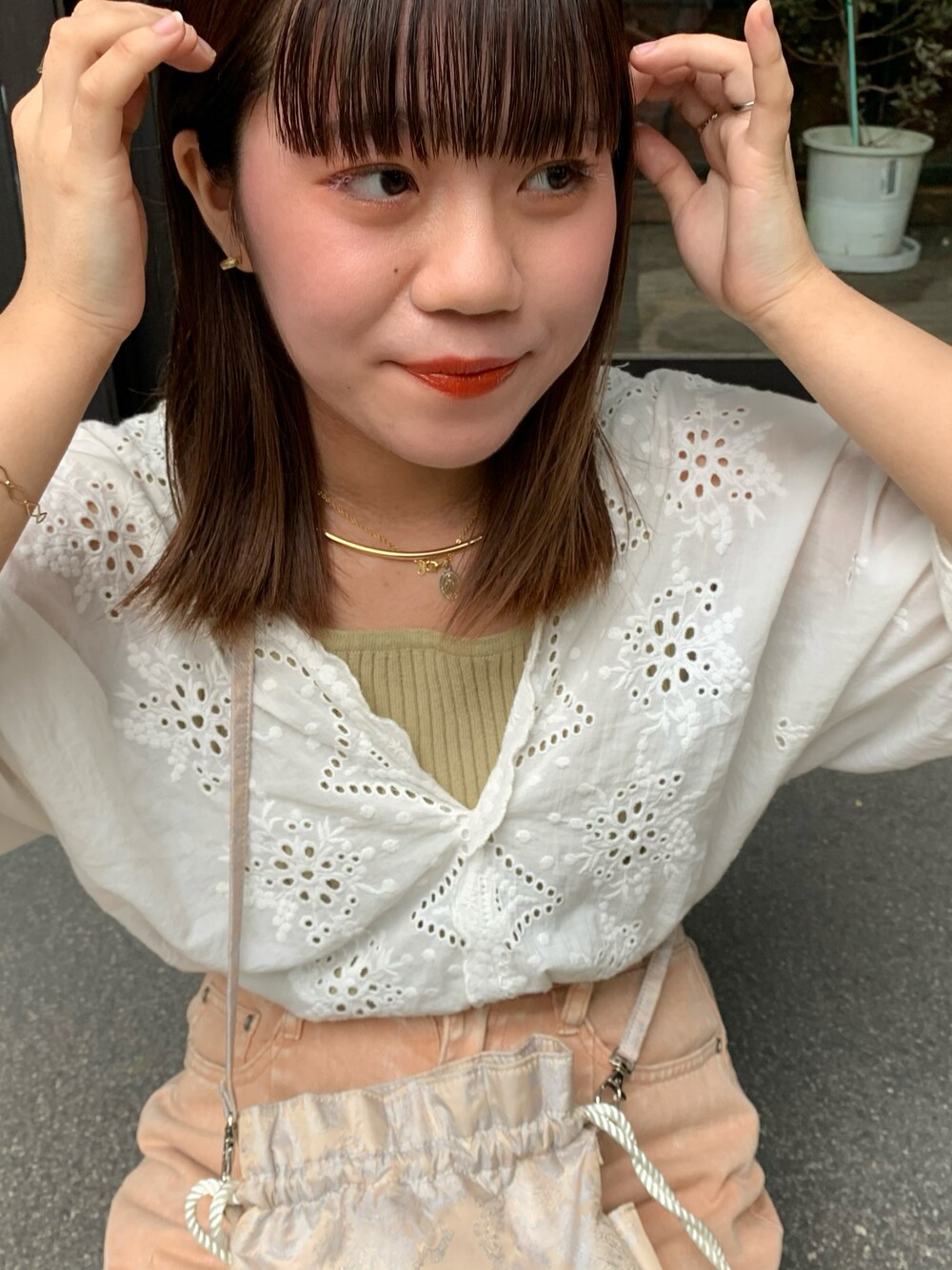 「夏コーデ、休日スタイル、シンプルコーデ、低身長コーデ、シャツ/ブラウス、シャツスタイル、ootd」｜「RETRO GIRLのスクエアリブニットタンク（タンクトップ、グリーン系）」を使った、くれはさん（レディース・149cm）の夏コーディネートの1枚目の写真