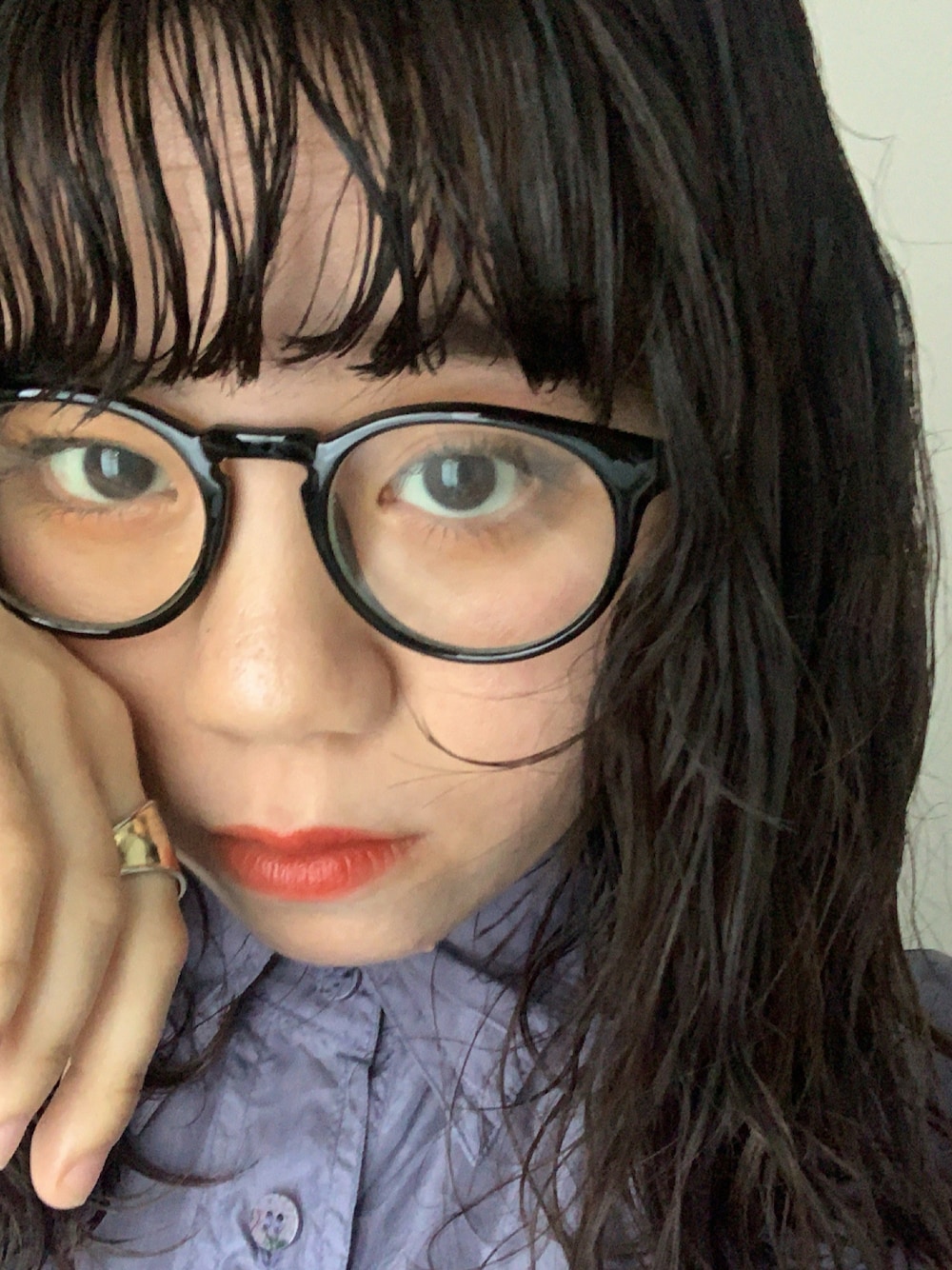 「黒髪パーマ、パーマ、パーマ女子、古着、黒縁メガネ、シンプル、おしゃれさんと繋がりたい、美容学生」｜「古着のアイテム（メガネ、ブラック系）」を使った、くれはさん（レディース・149cm）の夏コーディネートの1枚目の写真