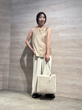 「Jena espace merveilleux(ジェナ エスパスメルヴェイユ)の〈7/17インスタライブご紹介アイテム〉サテンノースリブラウス(シャツ/ブラウス、ベージュ系)」を使った、鈴さん(レディース・158cm)の夏コーディネート