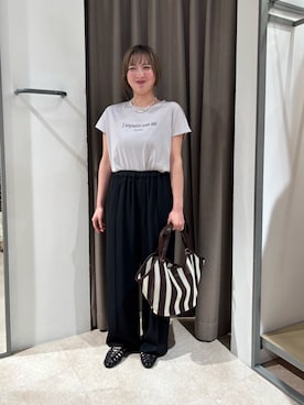 「Jena espace merveilleux(ジェナ エスパスメルヴェイユ)のコンパクトロゴカットソー(Tシャツ/カットソー、グレー系)」を使った、鈴さん(レディース・158cm)の夏コーディネート