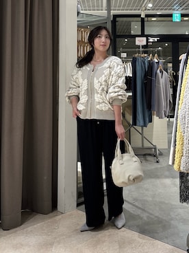 「Jena espace merveilleux(ジェナ エスパスメルヴェイユ)の【WEB限定新色登場!】【6色展開・3サイズ展開カラー有】トロミイージーパンツ2 秋服(その他パンツ、ブラック系)」を使った、鈴さん(レディース・158cm)の秋コーディネート