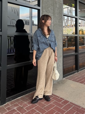「Jena espace merveilleux(ジェナ エスパスメルヴェイユ)の袖リブテンセルデニムシャツ 秋服(シャツ/ブラウス、ブルー系)」を使った、鈴さん(レディース・158cm)の秋コーディネート