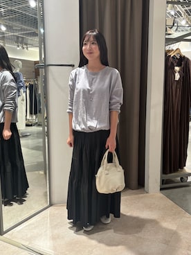 「Jena espace merveilleux(ジェナ エスパスメルヴェイユ)のピーチスキン切替ニット(ニット/セーター、パープル系)」を使った、鈴さん(レディース・158cm)の秋コーディネート
