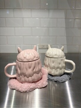「212 KITCHEN STORE（トゥワントゥキッチンストア）のアイムモンスター マグ PK（グラス/マグカップ/タンブラー、その他）」を使った、バタコさんの冬コーディネート