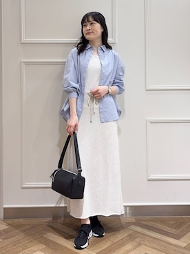 「SHOO・LA・RUE（シューラルー）の【洗える】バックギャザーがポイント 綿ワッシャー前開きシャツ（シャツ/ブラウス、ブルー系）」を使った、バタコさんの春コーディネート