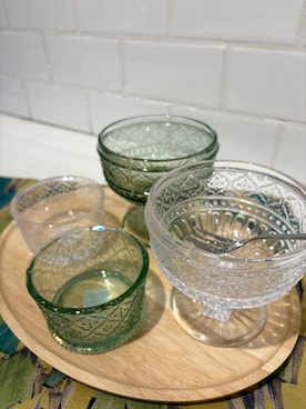 「212 KITCHEN STORE（トゥワントゥキッチンストア）のフルールデザートカップ グリーン（食器、その他）」を使った、バタコさんの春コーディネート