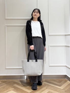 「DRESKIP（ドレスキップ）の冷房対策にも 上品なシアー感のニットパーカ（カーディガン/ボレロ、ブラック系）」を使った、バタコさんの夏コーディネート
