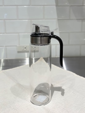 「212 KITCHEN STORE（トゥワントゥキッチンストア）の耐熱ガラスオイルボトル M ＜atomico アトミコ＞（キッチンツール、その他）」を使った、バタコさんの春コーディネート