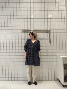 「KBF(ケイビーエフ)の2WAYシャーリングチェックミニワンピース(ワンピース、ブルー系)」を使った、fyueeさん(レディース・157cm)の春コーディネート