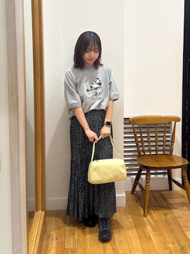「URBAN RESEARCH DOORS（アーバンリサーチドアーズ）のフラワードットプリーツスカート（スカート、ブラック系）」を使った、Miaさん（レディース・153cm）の夏コーディネート