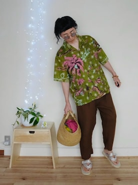 「JOURNAL STANDARD（ジャーナルスタンダード）のB INDU｜ビンドゥー別注 インディアンコットンパターン 半袖シャツ｜カラー：グリーン A｜メンズ｜Mサイズ｜【平置き寸法】着丈：67／身幅：61／肩幅：50／ゆき丈：49（シャツ/ブラウス、グリーン系）」を使った、アチコント achicontoさん（メンズ・162cm）の夏コーディネート