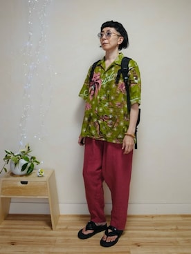 「SHAKA（シャカ）のアイテム」を使った、アチコント achicontoさん（メンズ・162cm）の秋コーディネート