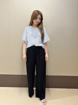 「UNTITLED（アンタイトル）の【接触冷感/通気性/洗える】Vネックフリルブラウス（シャツ/ブラウス、ブルー系）」を使った、rimaさん（レディース・158cm）の夏コーディネート