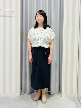 「SHOO・LA・RUE（シューラルー）の【洗濯機可／洗濯後しわになりにくい】大人の甘さをプラスする ドット柄袖タックブラウス（シャツ/ブラウス、ホワイト系）」を使った、vanseさん（レディース・155cm）の夏コーディネート