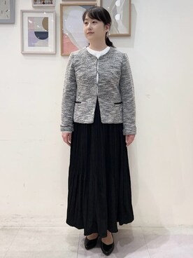 「SHOO・LA・RUE（シューラルー）の【S-3L】セレモニーからデイリーにも 軽くて柔らかくて着心地の良い カットツイードジャケット（ノーカラージャケット、ブラック系）」を使った、vanseさん（レディース・155cm）の冬コーディネート