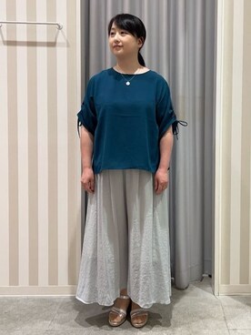 「DRESKIP（ドレスキップ）の【セットアップ可/洗える/S-LL】お袖シャーリング 麻調5分袖ブラウス（シャツ/ブラウス、ブルー系）」を使った、vanseさん（レディース・155cm）の夏コーディネート