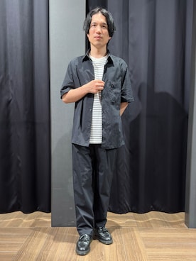 「THE SHOP TK （ザ ショップ ティーケー ）の【接触冷感/洗濯機OK/セットアップ可】ナイロンストレッチ半袖シャツ（シャツ/ブラウス、ブラック系）」を使った、tomoyaさん（メンズ・165cm）の秋コーディネート