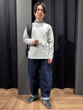 「THE SHOP TK （ザ ショップ ティーケー ）のダンボール ステッチ切替デザイン 長袖Tシャツ 洗濯機OK（Tシャツ/カットソー、グレー系）」を使った、tomoyaさん（メンズ・165cm）の春コーディネート