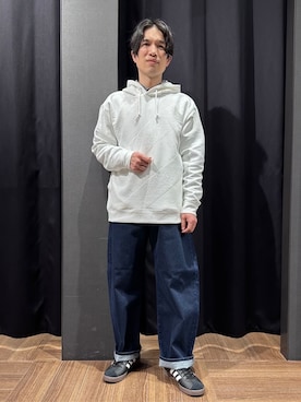 「THE SHOP TK （ザ ショップ ティーケー ）の【さりげない表情が、品よく映える。】ふくれジャカードパーカ（パーカー、ホワイト系）」を使った、tomoyaさん（メンズ・165cm）の春コーディネート
