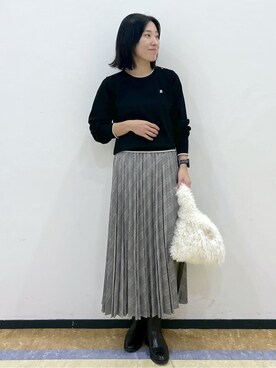 「index（インデックス）のゴールドパーツ付きバイカラークルーネックニット【洗濯機OK】（ニット/セーター、ブラック系）」を使った、su.さん（レディース・162cm）の秋コーディネート