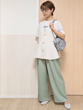 「アイテム（その他シューズ、グレー系）」を使った、YuAさん（レディース・162cm）の春コーディネート